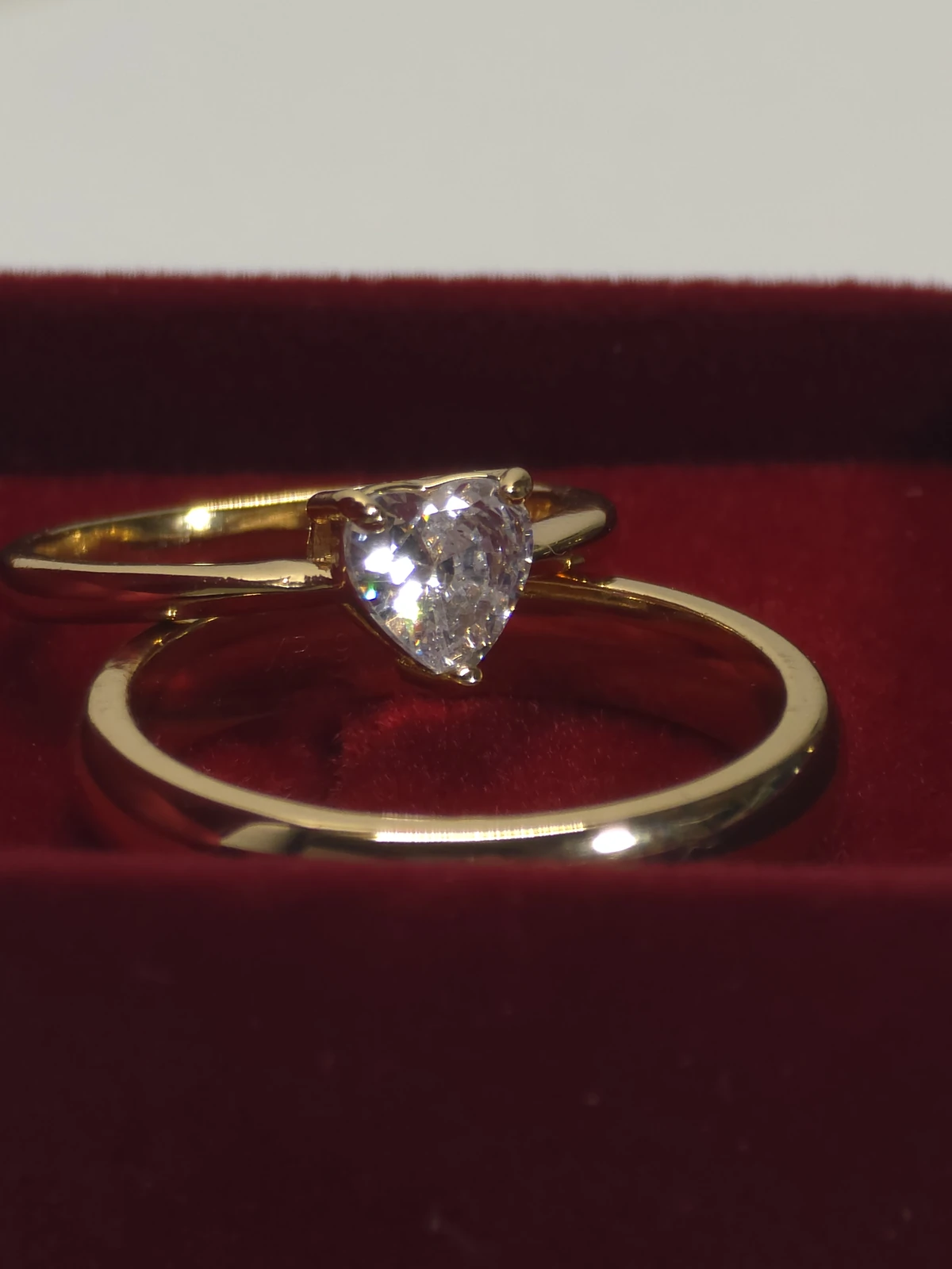 Set de anillos Lumier Corazón en estuche de terciopelo